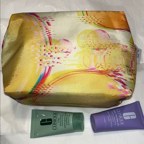 🆕 Clinique Makeup Bag Facial Cleansing Mousse and Scrub Cream Set - Picture 5 of 6
